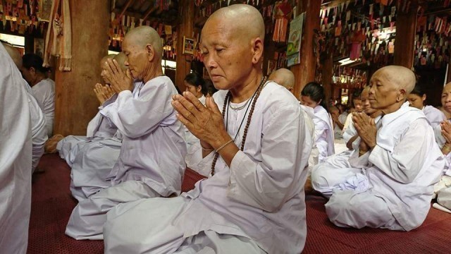 ยกนิ้วให้ผู้หญิงบนดอย โกนหัวบวชแสวงหาสัจธรรม