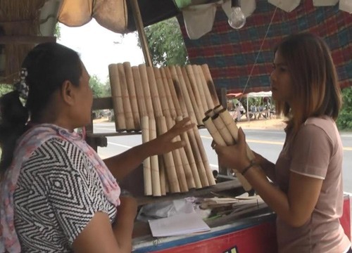สินค้าโอทอป จ.สุรินทร์ ข้าวหลามบ้านท่าศิลา ของฝากขึ้นชื่ออาชีพทำเงินสร้างรายได้หลักหมื่น