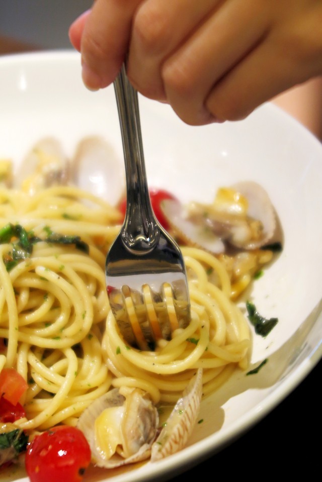 รู้ไว้ไม่เฉิ่ม! ‘มารยาทบนโต๊ะอาหาร’ ดินเนอร์หรูแบบไฮโซเซเลบ