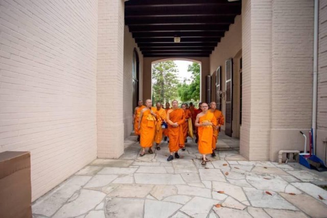 พระมหาเถระจากไทยเยี่ยมเยียน วัดพระธรรมกายแคลิฟอร์เนีย วันเสาร์ ที่ ๒๗ พฤษภาคม ๒๕๖๐