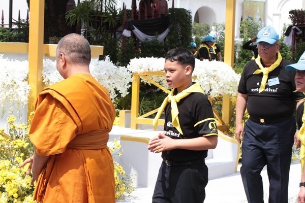 พระองค์เจ้าทีปังกรฯ เสด็จวัดประยูรฯ สนทนาธรรมกับพระพรหมบัณฑิต และทรงร่วมกิจกรรมจิตอาสา