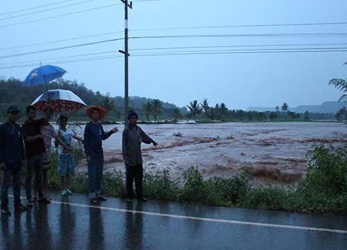 น้ำป่าหลากท่วมโคราช อ.ครบุรี นาข้าวจมเกือบ 100 ไร่